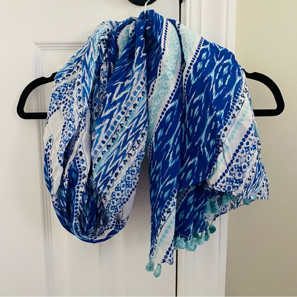 4 for $10 Stella & Dot Blue Scarf - Picture 1 of 2